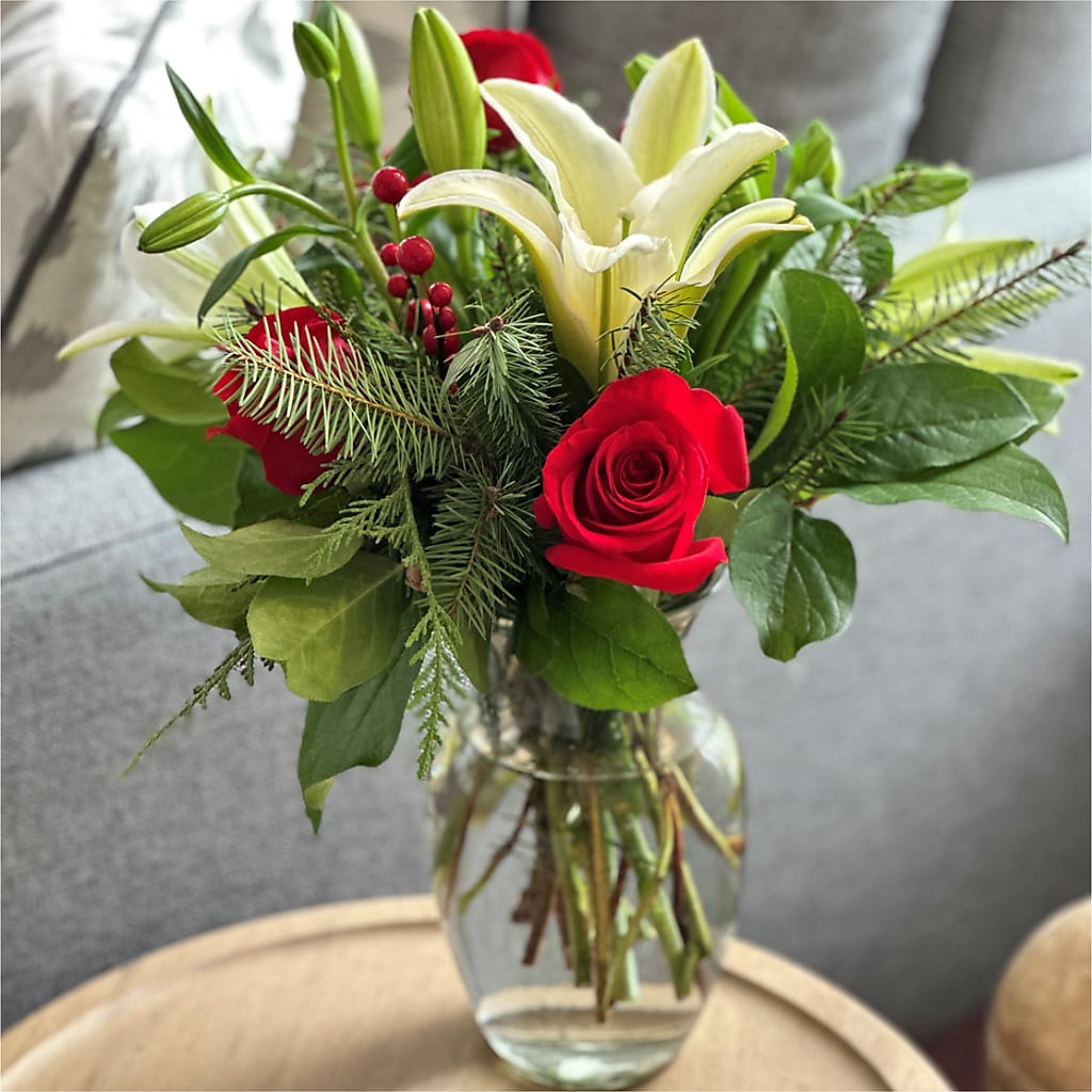 Sparkling Snowflakes Bouquet – MARYCEL'S FLOWERS, Clifton NJ