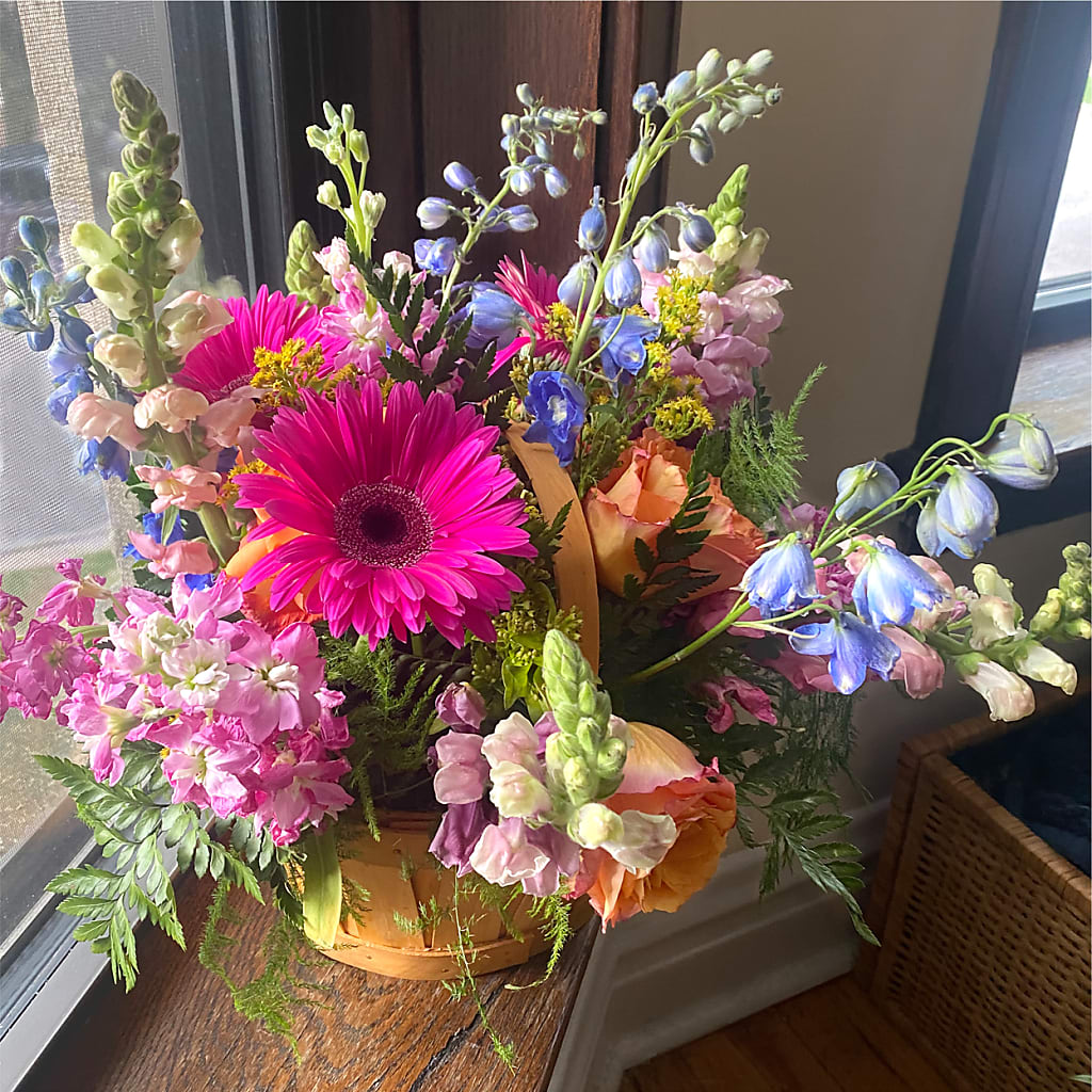 Garden of Life Basket – MARYCEL'S FLOWERS, Clifton NJ